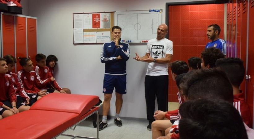 Οι συμβουλές ζωής του Καμπιάσο στην Κ15 του Ολυμπιακού (video)