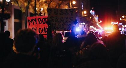 Βίντεο: «Φουντώνουν» οι διαδηλώσεις εναντίον του Τραμπ στις ΗΠΑ