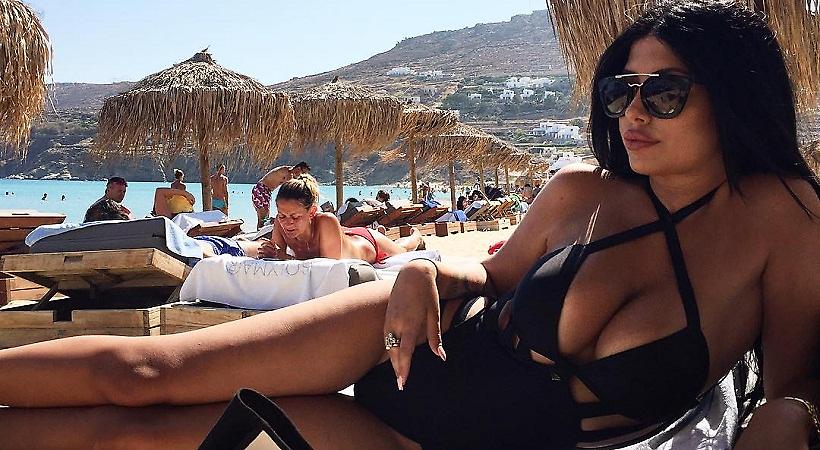 Αναστατώνει και τις Μαλδίβες η σεξοβόμβα Χριστίνα Ζαφειρίου