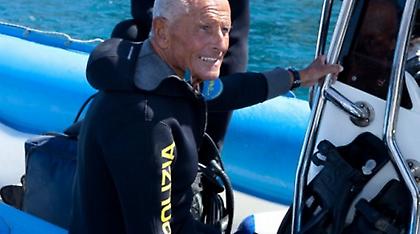 Πέθανε ο Ιταλός δύτης Έντσο Μαγιόρκα, ήρωας της ταινίας «Το απέραντο γαλάζιο»