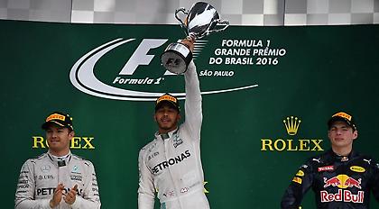 Όλοι χαρούμενοι στο Ιντερλάγκος