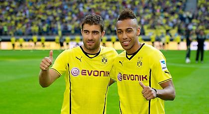 «Γλέντι» Ομπαμεγιάνγκ στον… στρίπερ Παπασταθόπουλο (video)