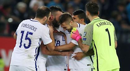 Οι διεθνείς απάντησαν στον φασισμό: «Αυτό είναι το ποδόσφαιρο»!