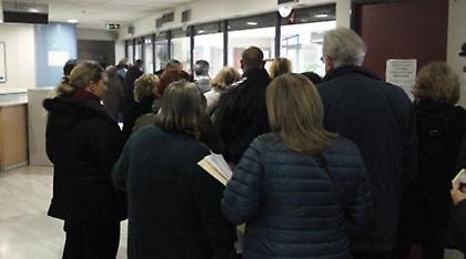 Με συμψηφισμούς και κατασχέσεις «ξεζουμίζουν» νοικοκυριά και επιχειρήσεις