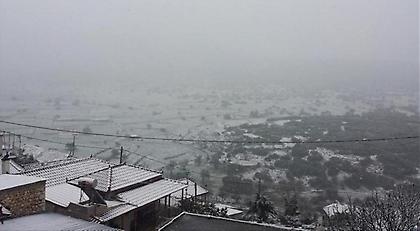 Οι πρώτες νιφάδες του χιονιού έκαναν την εμφάνισή τους στο Πήλιο