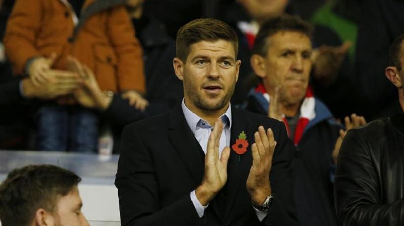 Ο Τζέραρντ επιστρέφει στην Αγγλία και εξετάζει προτάσεις