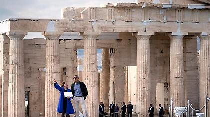 Ποια είναι η Ελένη Μπάνου που ξενάγησε τον Ομπάμα στην Ακρόπολη