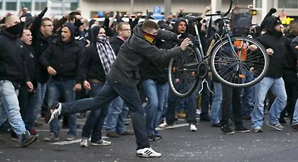 Συναγερμός σε Ευρώπη και ΗΠΑ: Ακροδεξιοί ετοιμάζουν τρομοκρατικά χτυπήματα