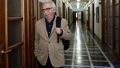 Κατά ρύθμισης για ιδιωτικά οι θεσμοί