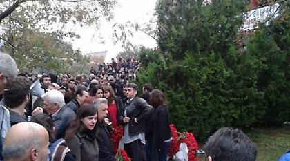 Ένταση και ξύλο στη Θεσσαλονίκη-Δεν άφησαν τον ΣΥΡΙΖΑ να καταθέσει στεφάνι (video)