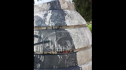 Χανιά: Άγνωστοι βεβήλωσαν το ηρώο της πόλης