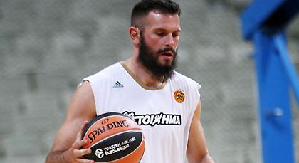 Φώτσης: «Πάντα έχουμε κίνητρο στα ντέρμπι με τον Ολυμπιακό»