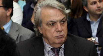 Μητρόπουλος: «Αστείος ο Κουτσοκούμνης, τον απασχολεί αν θα έρθει το… μωράκι»