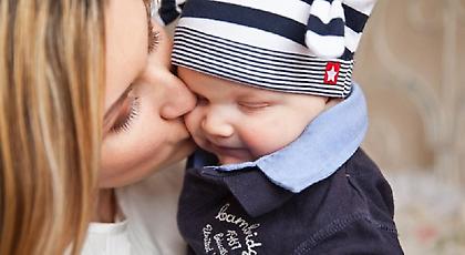 Οι γυναίκες που αργούν να κάνουν το πρώτο παιδί τους, ζουν περισσότερο