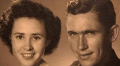 Λίγο μετά τον γάμο τους την άφησε για να πάει στον πόλεμο