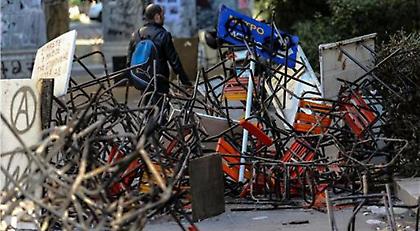 ΕΙΚΟΝΕΣ-ΣΟΚ από τις καταστροφές στο Πολυτεχνείο (pics)