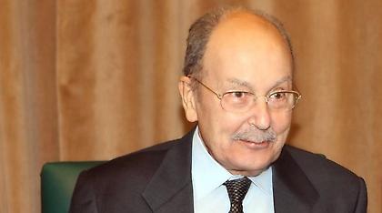 Κρίσιμες ώρες για τον Κωστή Στεφανόπουλο που νοσηλεύεται με λοίμωξη του αναπνευστικού