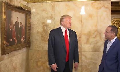 Ο Ντόναλντ Τραμπ ανοίγει τις πύλες των «Βερσαλλιών» του (video)