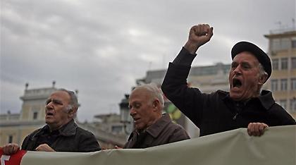 Νέος «κόφτης» σε διπλές συντάξεις άνω των 2.000 ευρώ