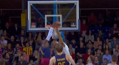 Το καλάθι της νίκης στο ΟΑΚΑ και η τάπα του Ράντολφ στο Top 10 (video)