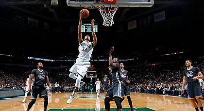 «Θάμπωσε» και τους Γουόριορς ο Γιάννης! (video)