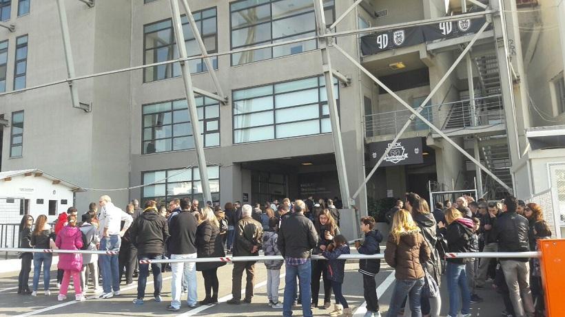 Ουρές για το Open House στην Τούμπα (pics)