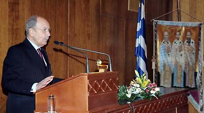 Οι Έλληνες λένε αντίο στον Κωστή Στεφανόπουλο από το Twitter