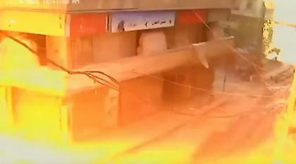 Βίντεο-σοκ: Η στιγμή της βομβιστικής επίθεσης στο παιδιατρικό νοσοκομείο στο Χαλέπι