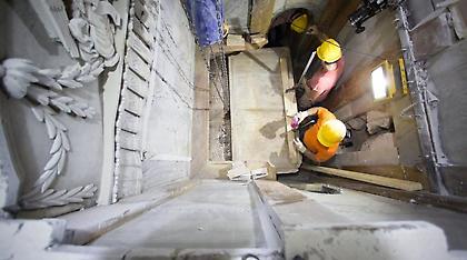 Μυστηριώδη φαινόμενα στον Πανάγιο Τάφο: Φήμες για «γλυκιά οσμή» που αναδίδεται από το εσωτερικό