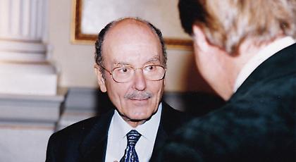 Κύριος με κάππα κεφαλαίο, όπως λέμε Κωστής