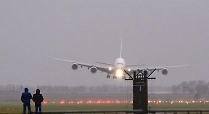 Η πιο τρομακτική απόπειρα προσγείωσης! (video)