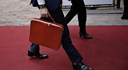 Βρέθηκε η χρυσή τομή για απολύσεις εκπαιδευτικών, αλλά «παγώνουν» 20.000 προσλήψεις