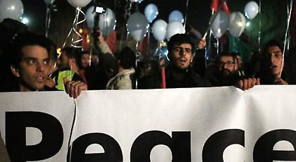 Ελληνοκύπριοι και Τουρκοκύπριοι έκαναν εκδήλωση ζητώντας επανένωση -Τραγούδησαν μαζί