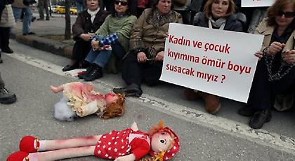 Η Τουρκία απέσυρε το νομοσχέδιο για τη σεξουαλική κακοποίηση ανηλίκων