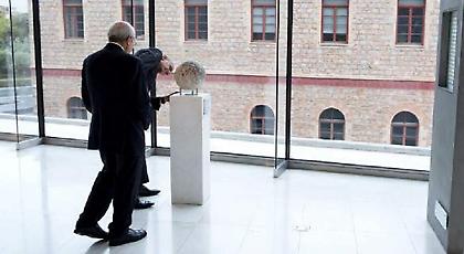 Ο Λευκός Οίκος έδωσε το άλμπουμ του ταξιδιού του Ομπάμα στην Αθήνα -20 εκπληκτικά καρέ (pics)