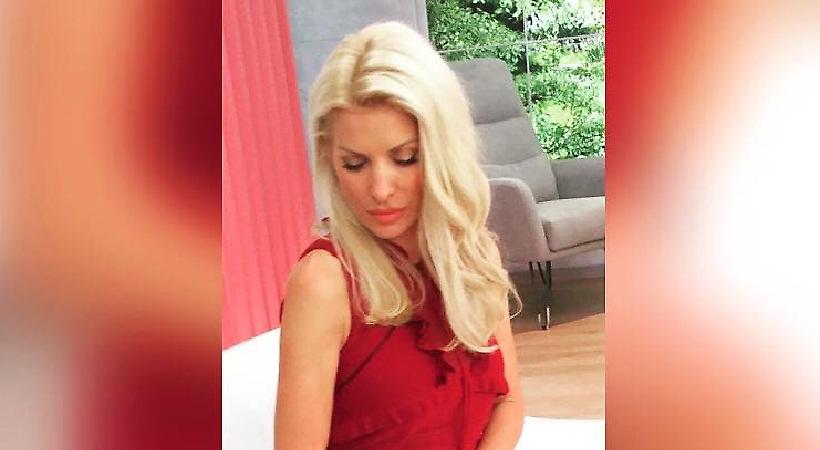 Το σταυροπόδι της Μενεγάκη που συγκέντρωσε πάνω από 90.000 likes σε μια ώρα