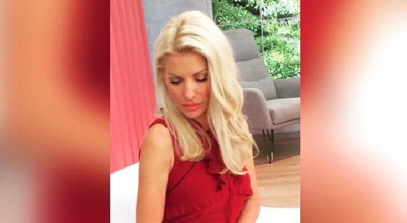 Το σταυροπόδι της Μενεγάκη που συγκέντρωσε πάνω από 90.000 likes σε μια ώρα