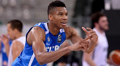 Media: Ο Αντετοκούνμπο στο «Pick & Roll», Champions League και το νέο κανάλι από τον όμιλο ΣΚΑΪ