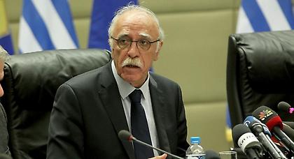 «Άδειασμα» Καμμένου από Βίτσα για τη στράτευση στα 18