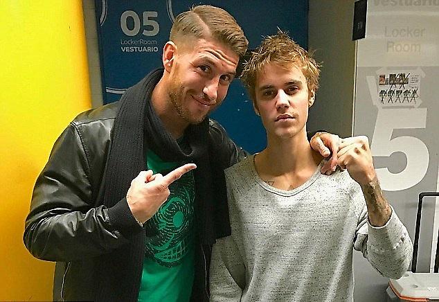 Ο Μπίμπερ φωτογραφήθηκε (και) με τον Ράμος (pic)