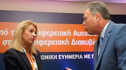 Σγουρός σε Δούρου: «Ξεπεράσατε και τα ''θα'' του ΠΑΣΟΚ»