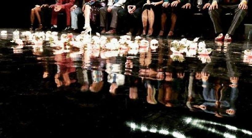 Τα επαρχιακά σκυλάδικα της άσωτης δεκαετίας του '80 στις θεατρικές σκηνές της Αθήνας!