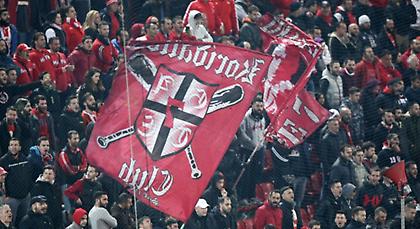 Γιούχα και συνθήματα υπέρ του Τσόρι από τον κόσμο του Ολυμπιακού!