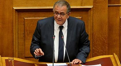 Μουζάλας: «Δεν θα απεγκλωβίσουμε άμεσα τα νησιά»