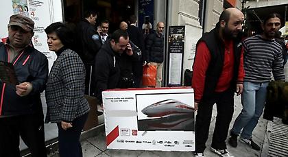 Black Friday: «Δεν το έχω ξαναδεί αυτό και δουλεύω στο κατάστημα τρία χρόνια»