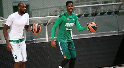 Τα τριφύλλια και η νέα φανέλα του πράσινου Γκάμπριελ (pic)