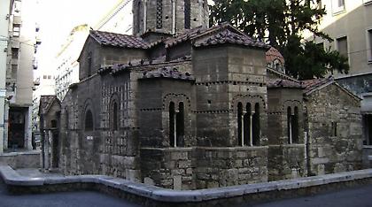 Φάρσα το τηλεφώνημα για βόμβα στην Καπνικαρέα