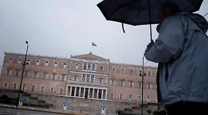 Χειμωνιάτικο σκηνικό με καταιγίδες και χιόνια - Ποιες περιοχές θα πληγούν