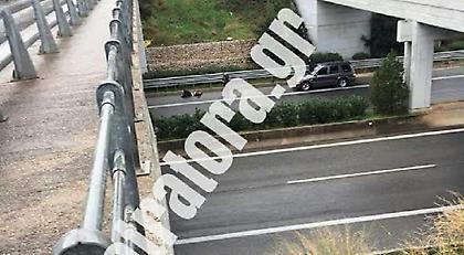 Πάτρα: Πήδηξε από γέφυρα στο κενό (Σκληρές εικόνες)