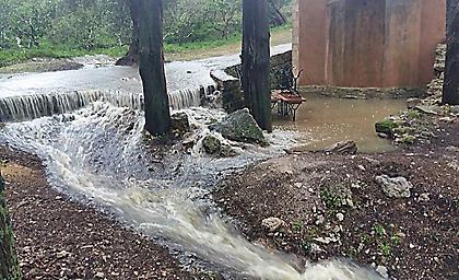 Άντρας αγνοείται στη Ζάκυνθο – Εικόνες καταστροφής από την κακοκαιρία